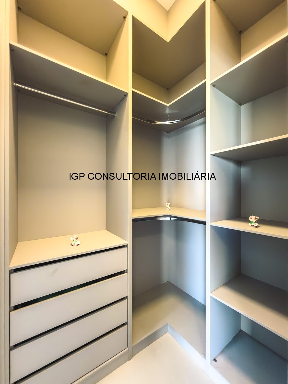 Casa em Condomínio de Luxo com 3 Suítes à Venda em Indaiatuba-SP - Jardim Residencial Dona Maria Cândida - 221,90 m²