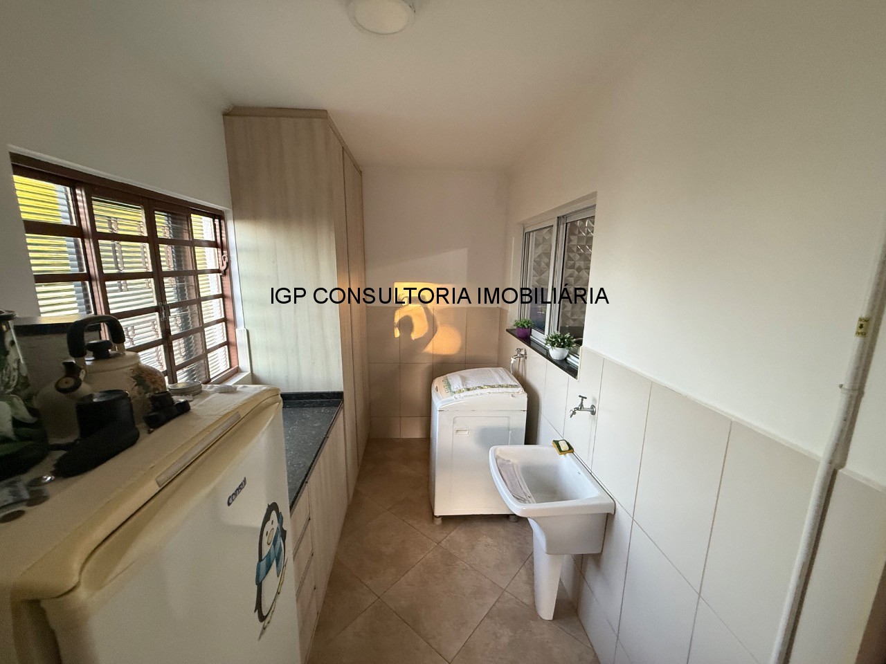 Chácara à venda em Indaiatuba-SP, Colinas de Indaiatuba: 3 quartos, 2 suítes, 2 salas, 4 banheiros, 2 vagas, 246m².