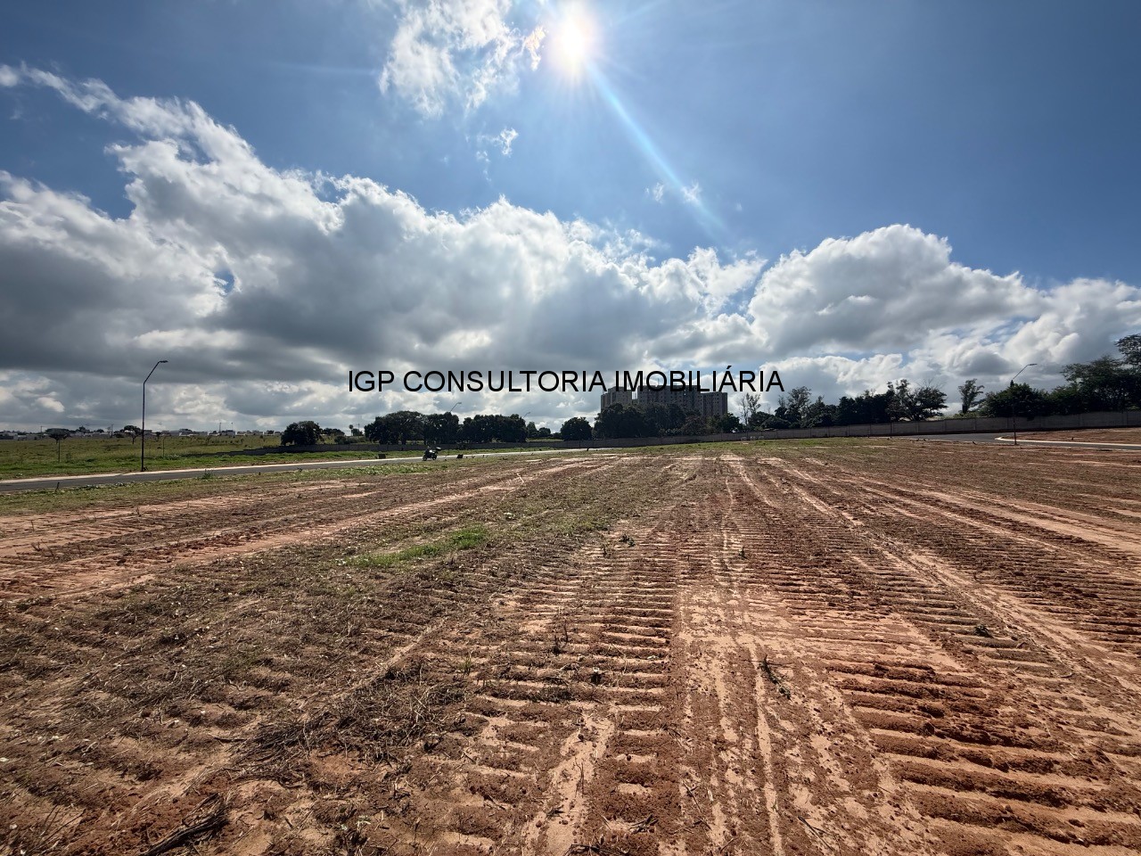 Terreno em Condomínio à venda em Indaiatuba-SP Jardim Maison Suisse 300m² de área