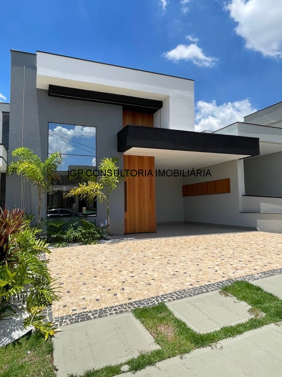 Casa de alto padrão à venda em condomínio exclusivo de indai