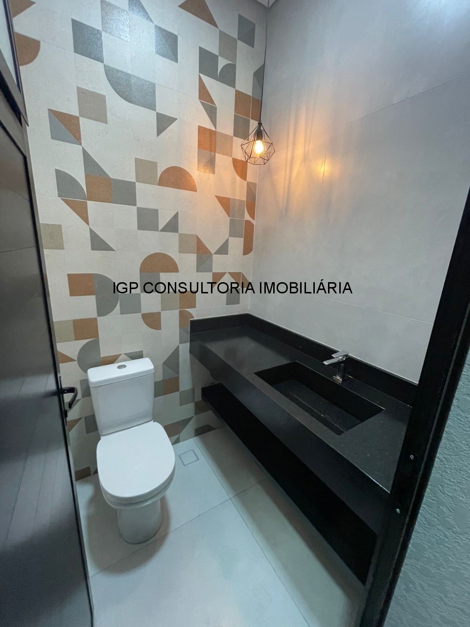Casa de alto padrão à venda em condomínio exclusivo de indai