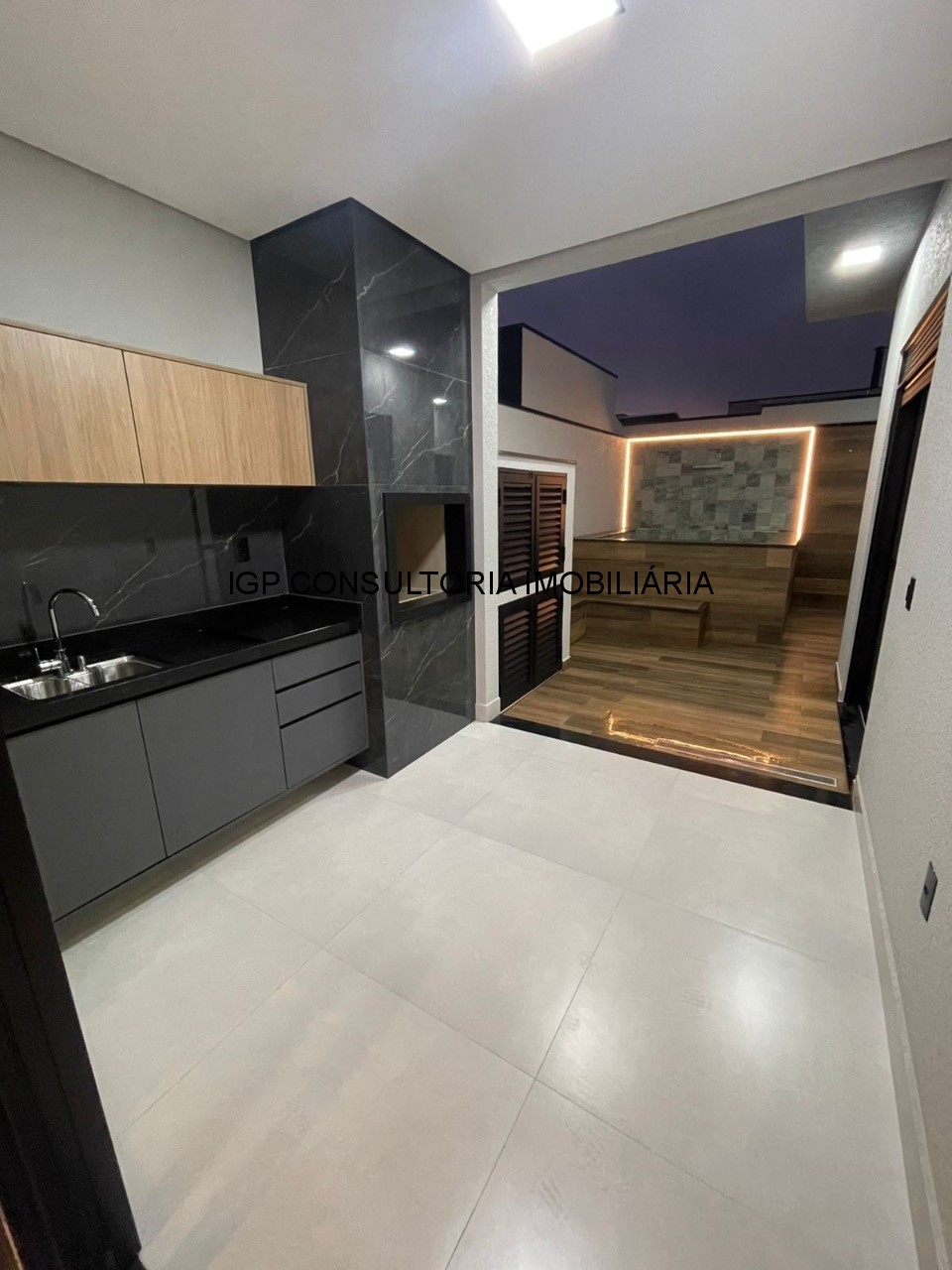 Casa de alto padrão à venda em condomínio exclusivo de indai