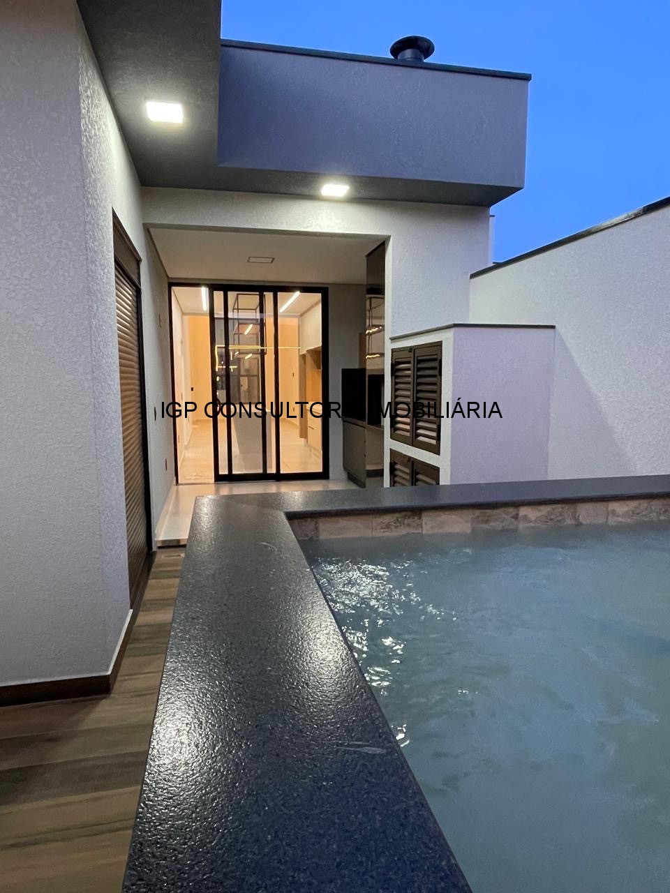 Casa de alto padrão à venda em condomínio exclusivo de indai