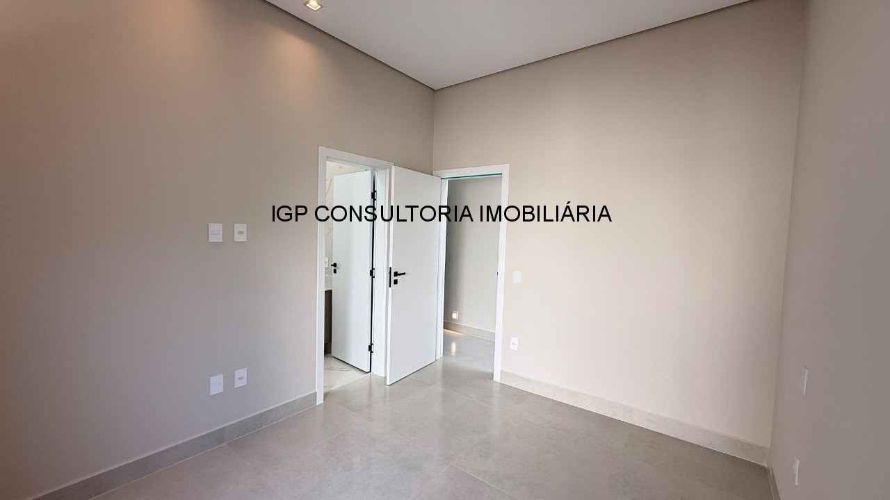 Casa em Condomínio à Venda em Indaiatuba-SP, Jardim Laguna: 3 quartos, 1 suíte, 2 salas, 4 banheiros, 4 vagas, 190,45 m².