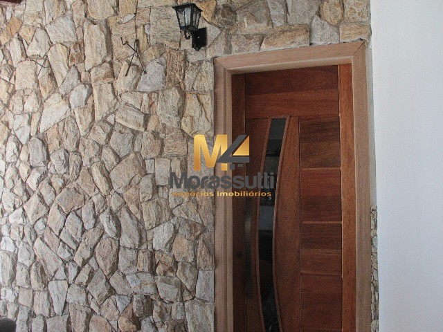 Casa à venda com 3 quartos, 200m² - Foto 4