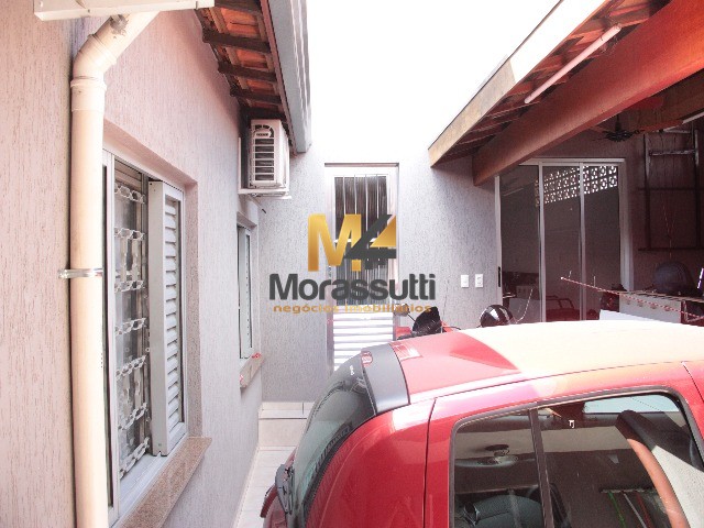 Casa à venda com 3 quartos, 200m² - Foto 37