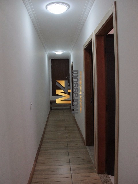 Casa à venda com 3 quartos, 200m² - Foto 11