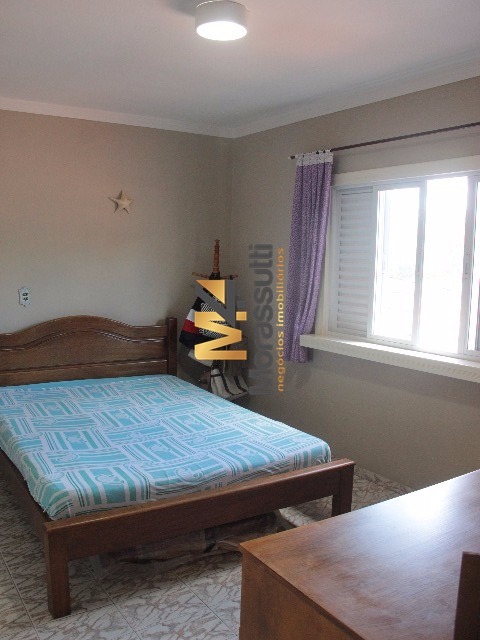 Casa à venda com 3 quartos, 200m² - Foto 30