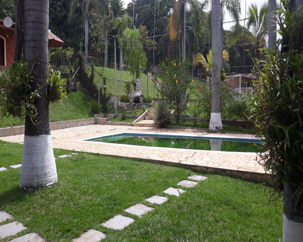Chácara, 3 quartos, 1412 m² - Foto 1