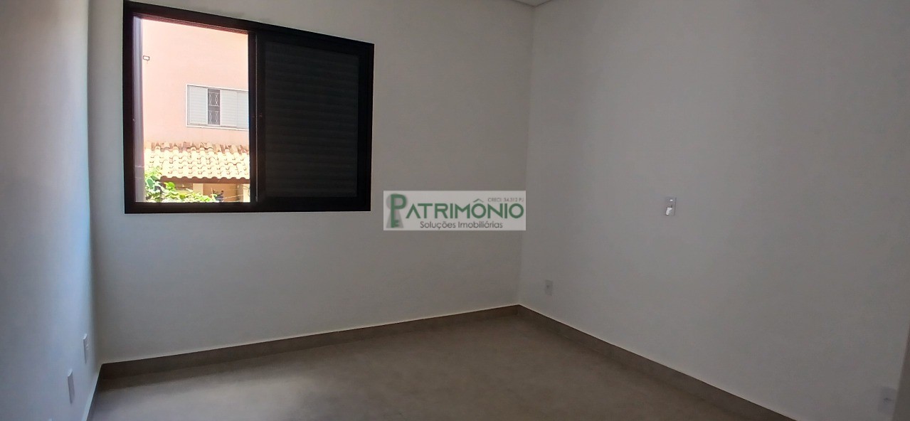 Imperdível oportunidade: Casa à venda em Jaguariúna-SP, Jardim Europa, 3 quartos, 1 suíte, 3 salas, 2 vagas, 118m².