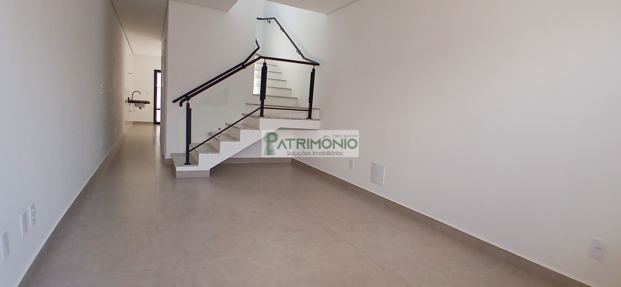 Imperdível oportunidade: Casa à venda em Jaguariúna-SP, Jardim Europa, 3 quartos, 1 suíte, 3 salas, 2 vagas, 118m².