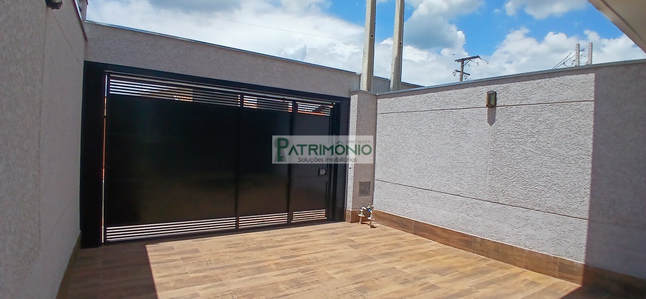 Imperdível oportunidade: Casa à venda em Jaguariúna-SP, Jardim Europa, 3 quartos, 1 suíte, 3 salas, 2 vagas, 118m².