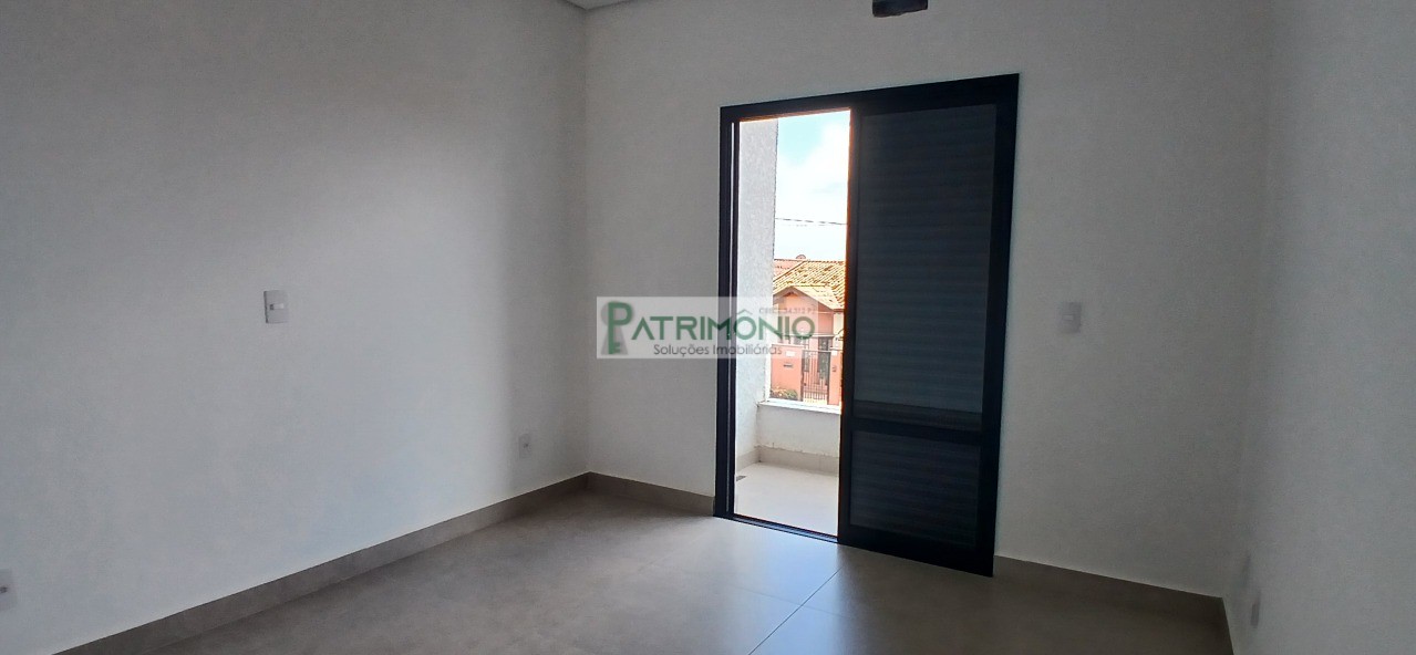 Imperdível oportunidade: Casa à venda em Jaguariúna-SP, Jardim Europa, 3 quartos, 1 suíte, 3 salas, 2 vagas, 118m².