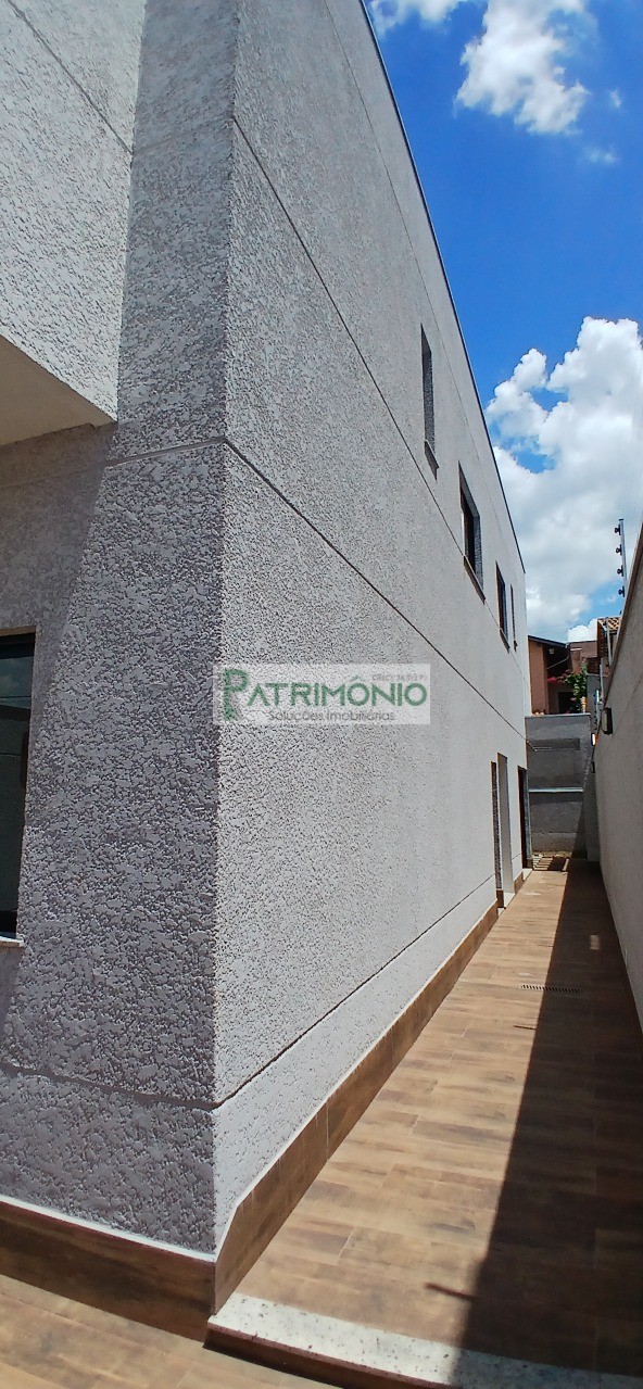 Imperdível oportunidade: Casa à venda em Jaguariúna-SP, Jardim Europa, 3 quartos, 1 suíte, 3 salas, 2 vagas, 118m².