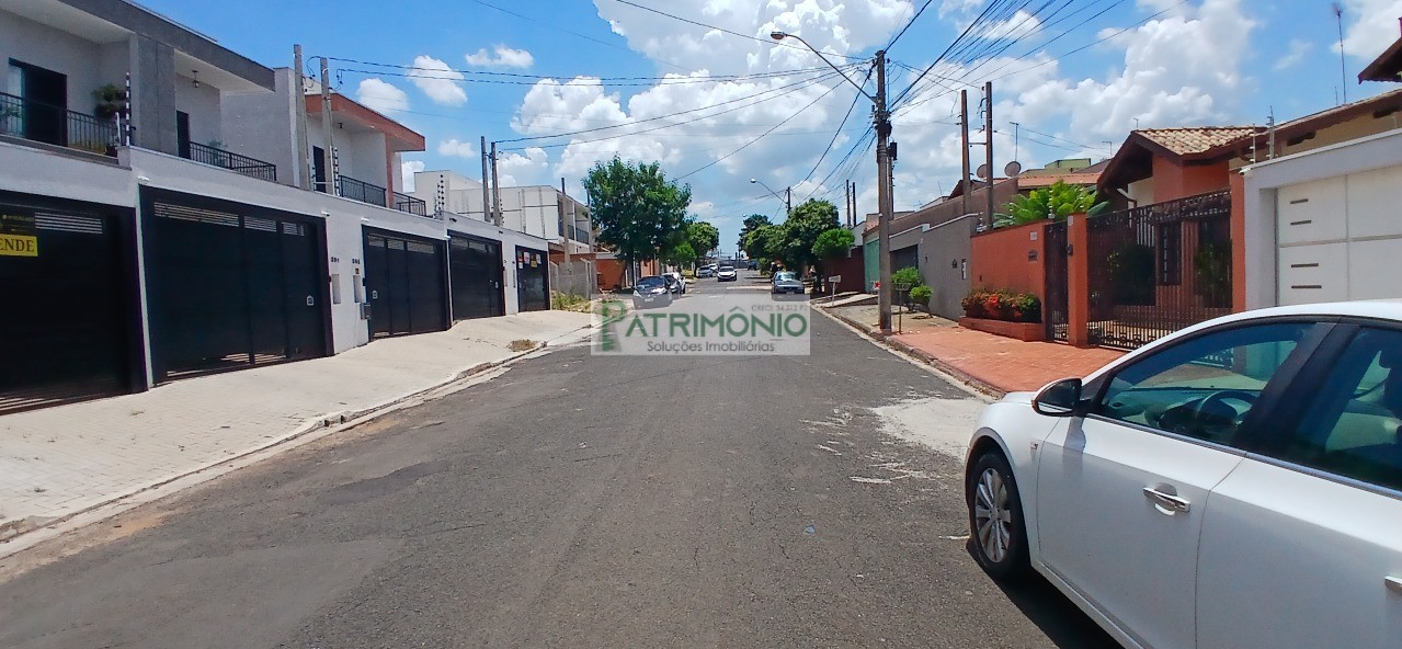 Imperdível oportunidade: Casa à venda em Jaguariúna-SP, Jardim Europa, 3 quartos, 1 suíte, 3 salas, 2 vagas, 118m².