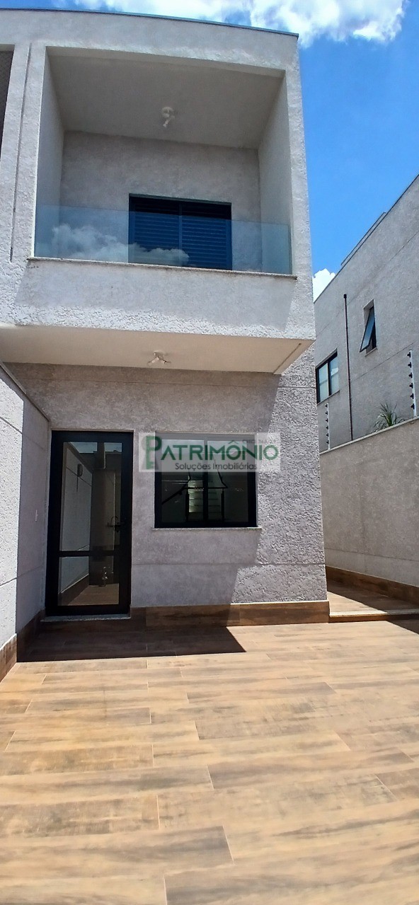 Imperdível oportunidade: Casa à venda em Jaguariúna-SP, Jardim Europa, 3 quartos, 1 suíte, 3 salas, 2 vagas, 118m².