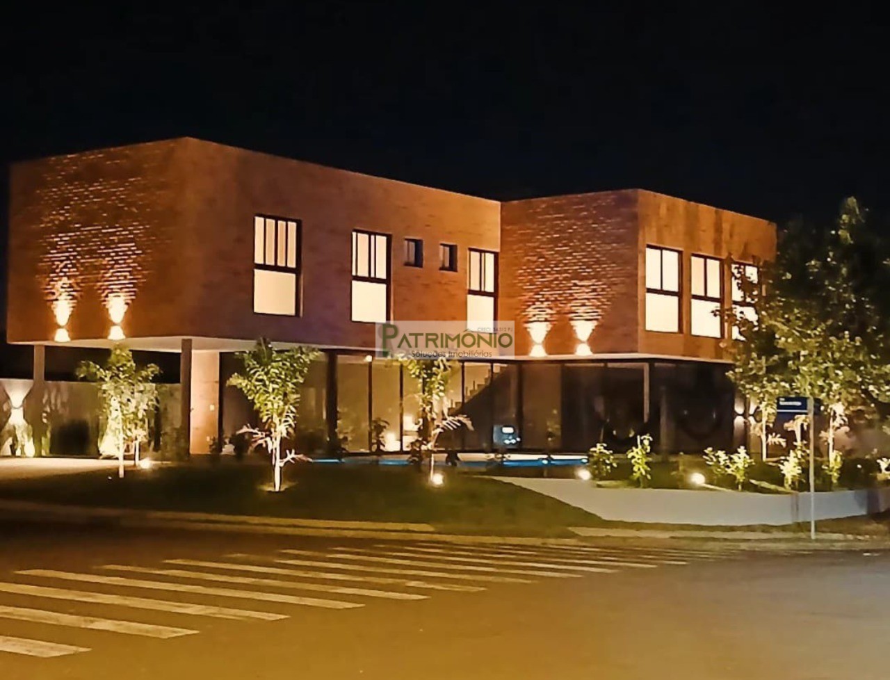 Casa, 4 quartos, 350 m² - Foto 1