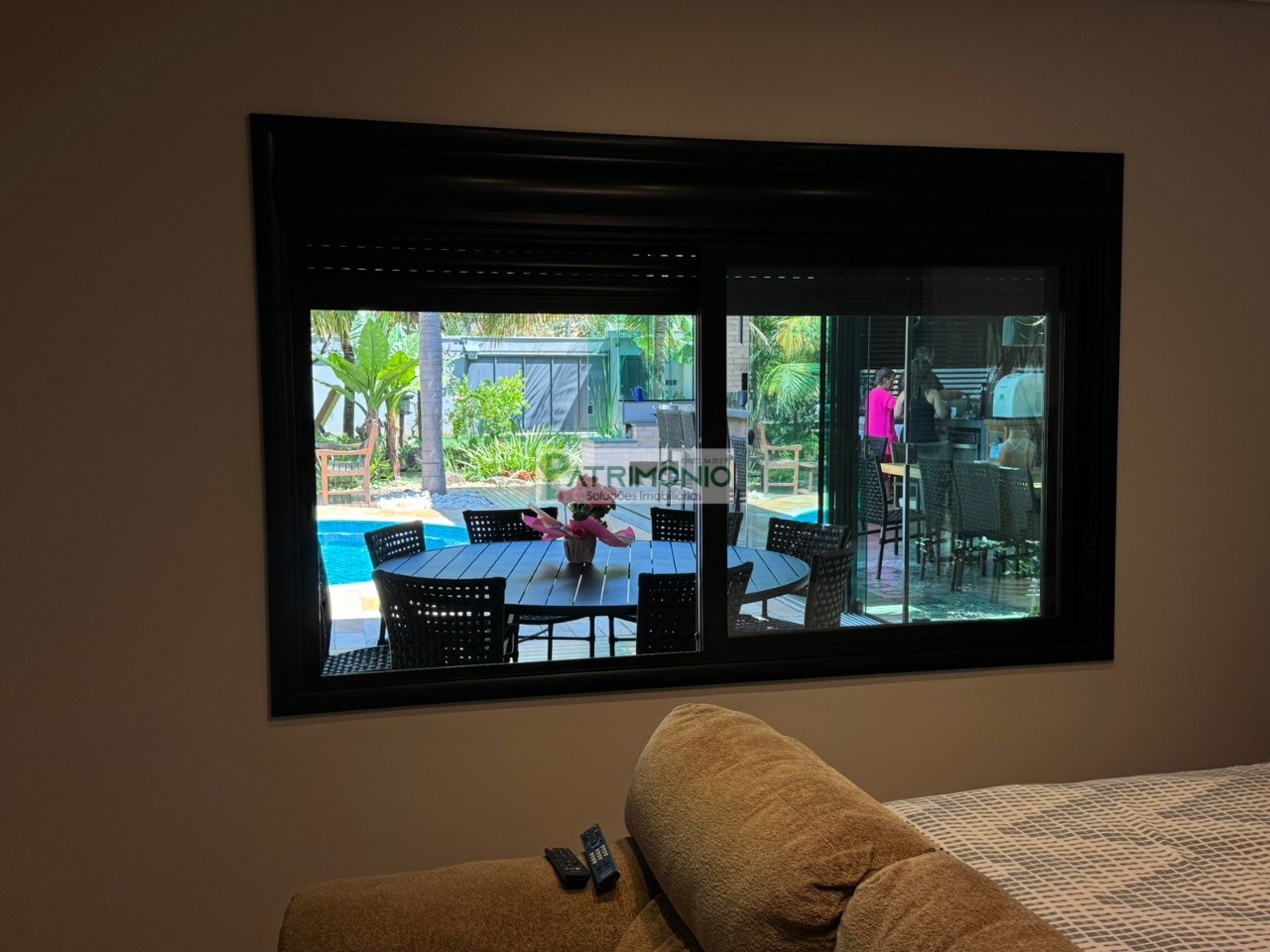 Casa de luxo à venda em Cosmópolis-SP, Parque das Laranjeiras II: 4 quartos, 4 suítes, 3 salas, 6 vagas de garagem, 425m²!