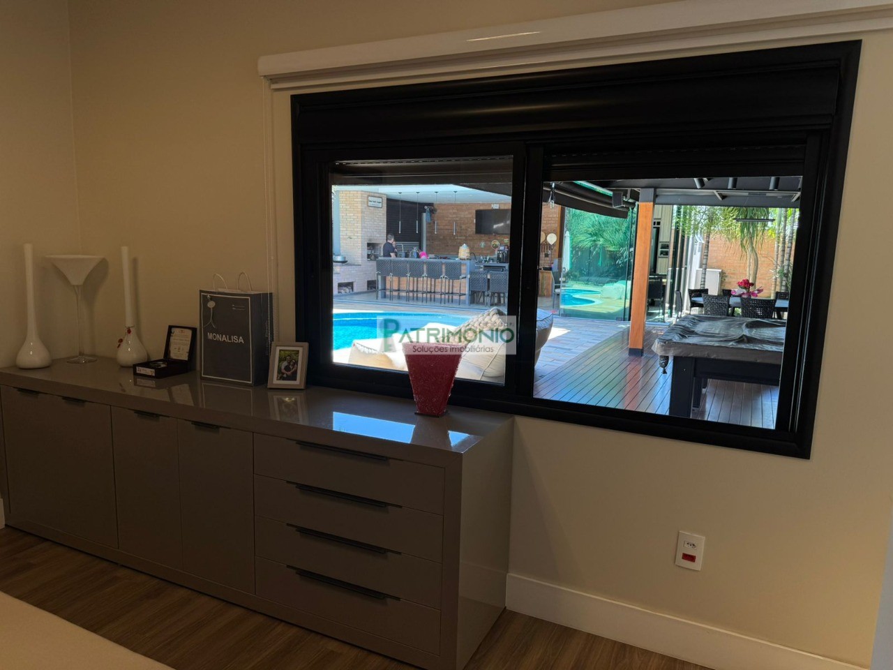 Casa de luxo à venda em Cosmópolis-SP, Parque das Laranjeiras II: 4 quartos, 4 suítes, 3 salas, 6 vagas de garagem, 425m²!