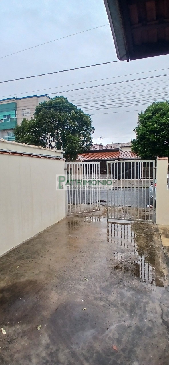 Ótima Casa no Jardim Europa com Churrasqueira!
