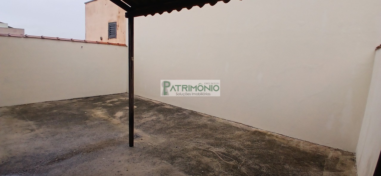 Ótima Casa no Jardim Europa com Churrasqueira!