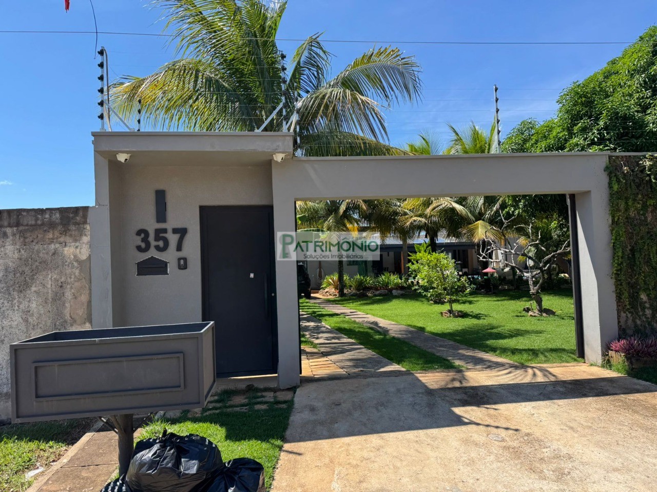 Casa de luxo à venda em cosmópolis-sp, parque das laranjeira