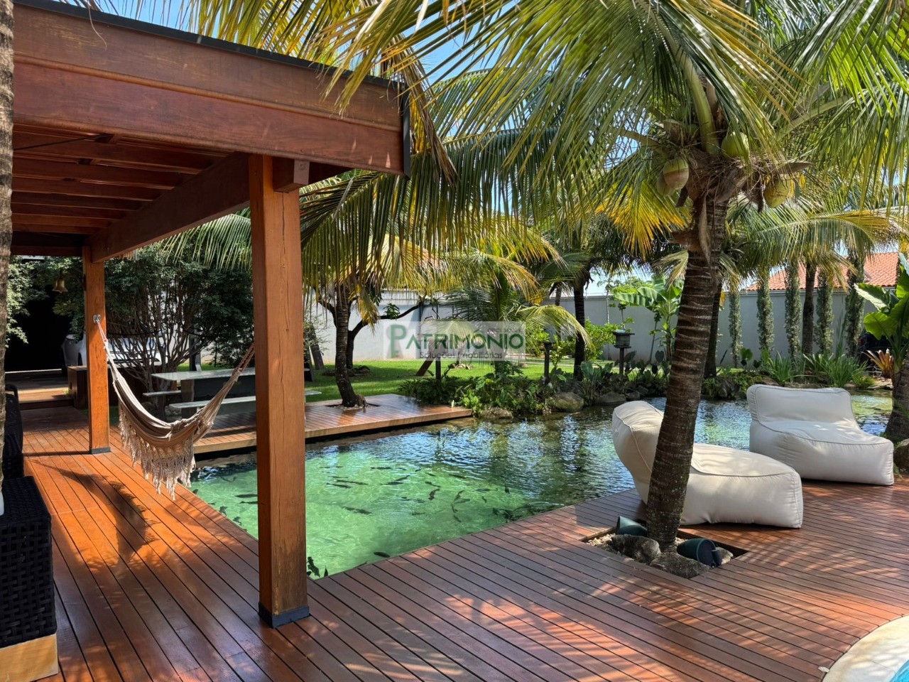 Casa de luxo à venda em cosmópolis-sp, parque das laranjeira