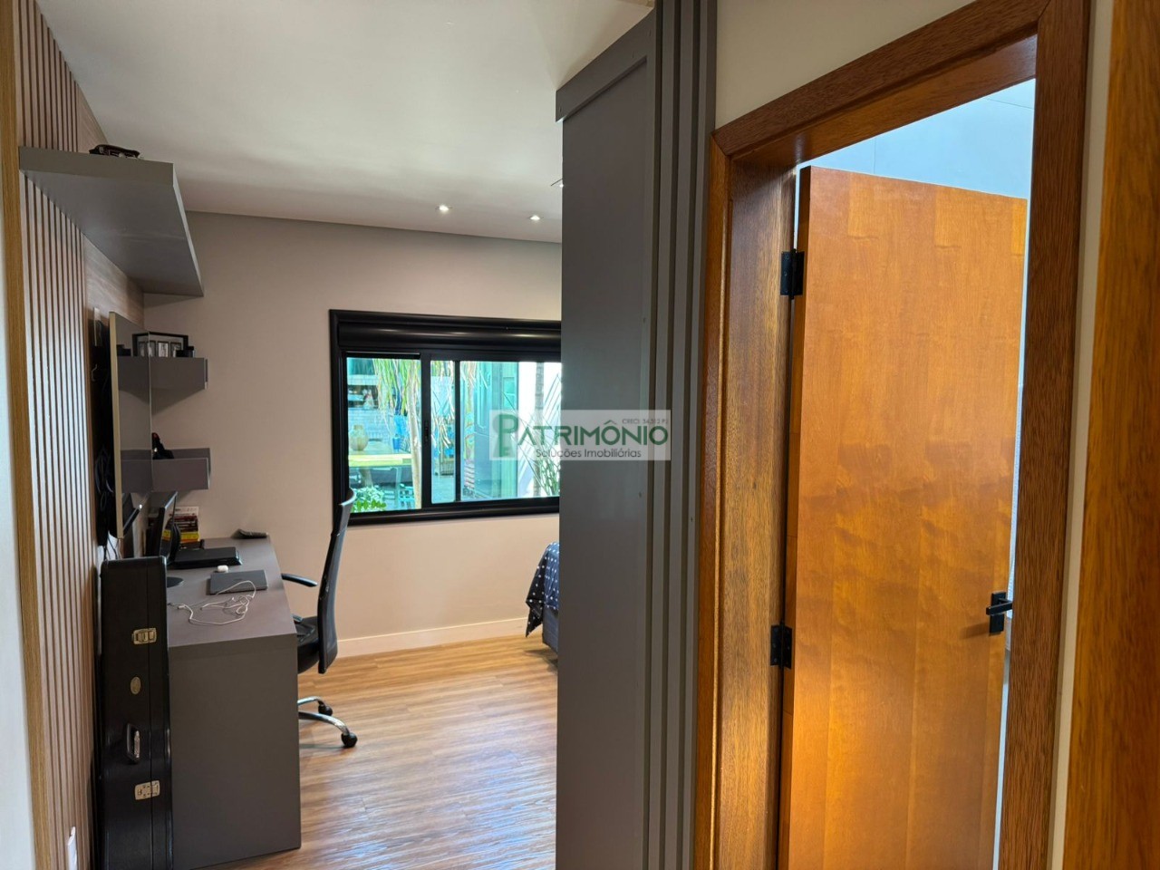 Casa de luxo à venda em Cosmópolis-SP, Parque das Laranjeiras II: 4 quartos, 4 suítes, 3 salas, 6 vagas de garagem, 425m²!