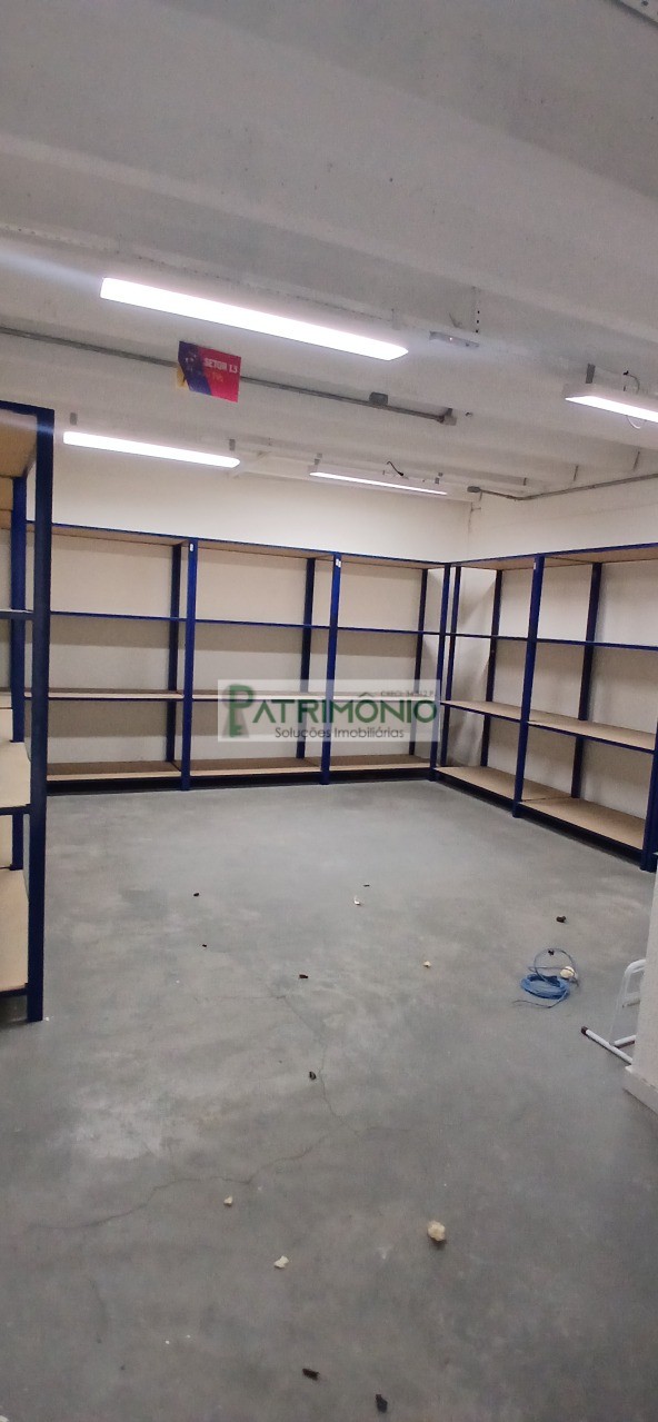 Salão Comercial para Locação no Centro de Jaguariúna-SP: 5 Salas, 2 Banheiros, 4 Vagas de Garagem - 250m² de Área