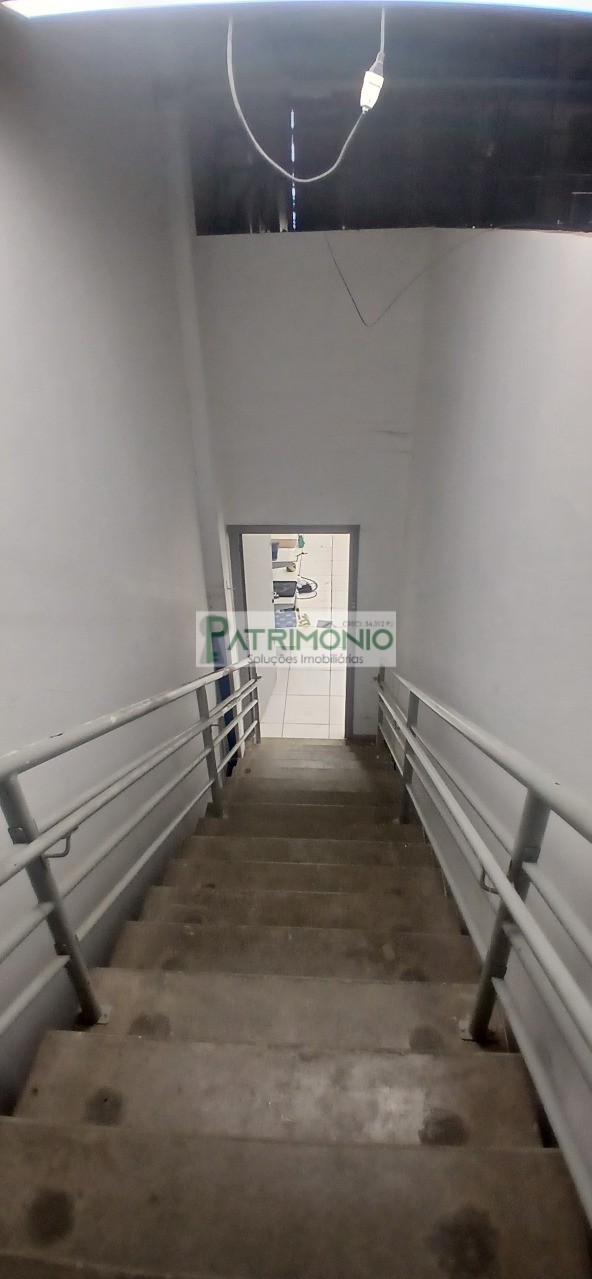 Salão Comercial para Locação no Centro de Jaguariúna-SP: 5 Salas, 2 Banheiros, 4 Vagas de Garagem - 250m² de Área