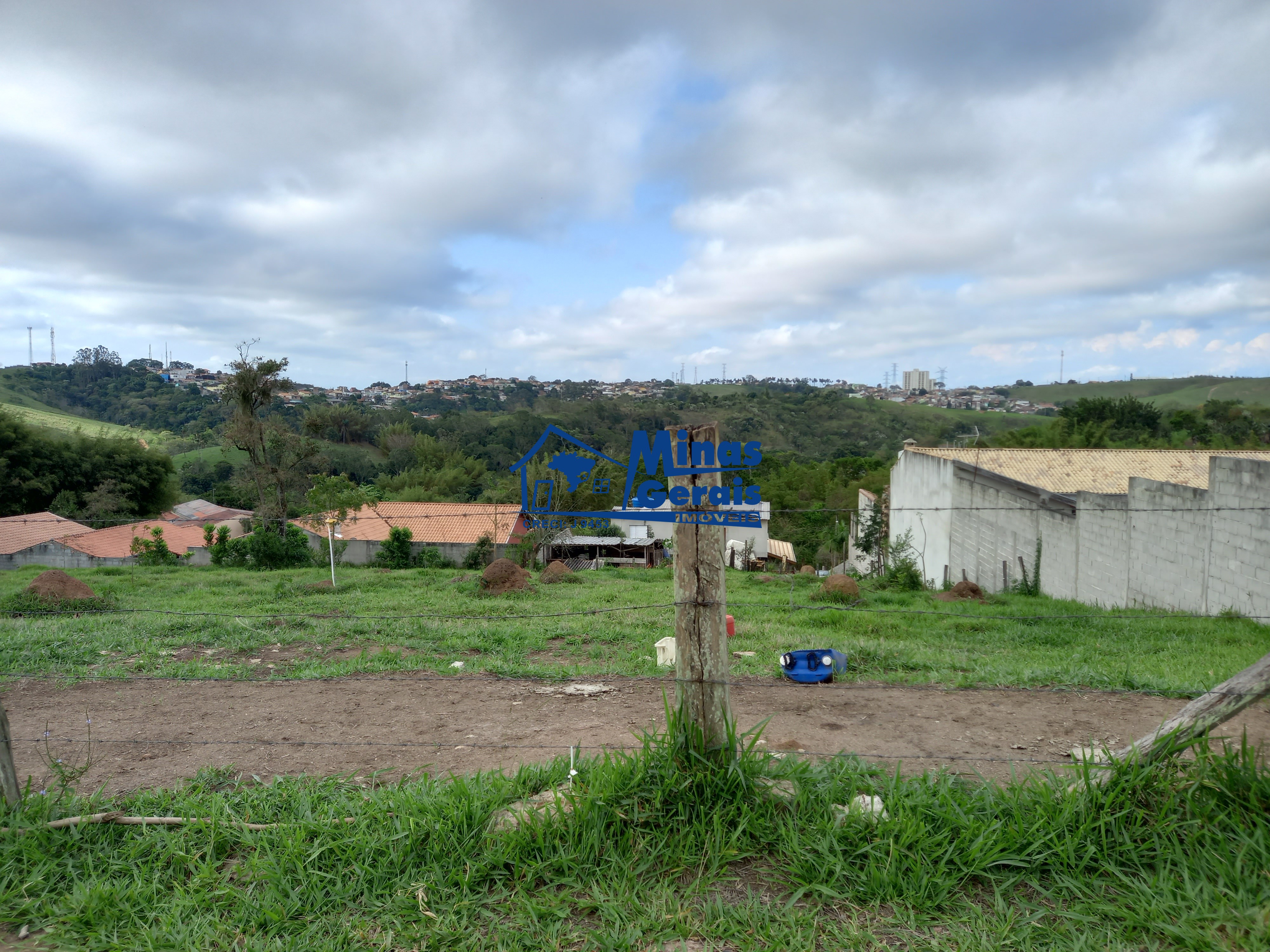 Chácara à venda com 1 quarto, 920m² - Foto 2