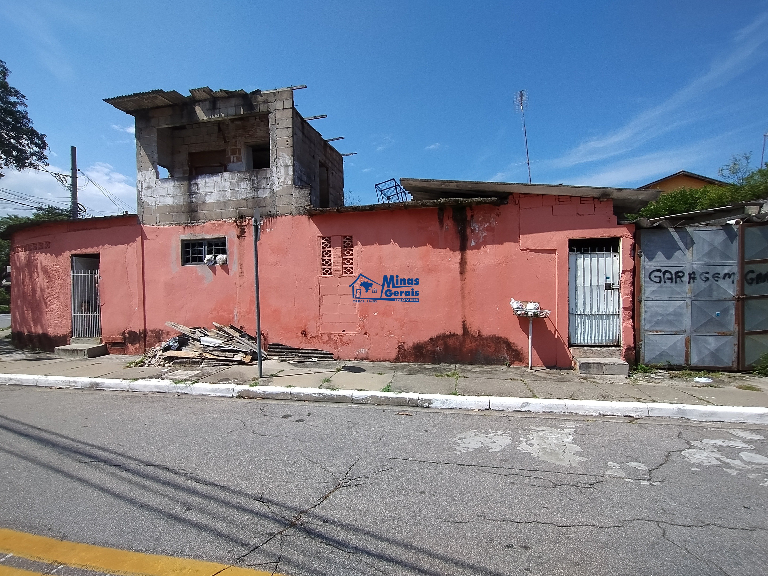 Casa à venda com 3 quartos, 214m² - Foto 3