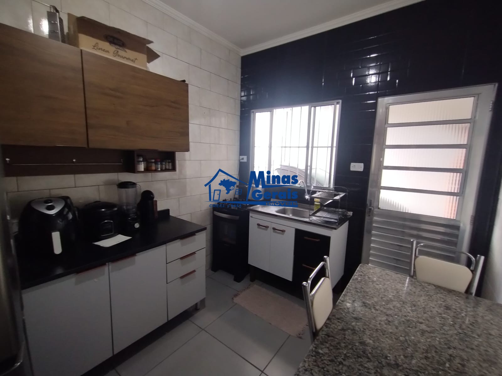 Casa à venda com 3 quartos, 143m² - Foto 4