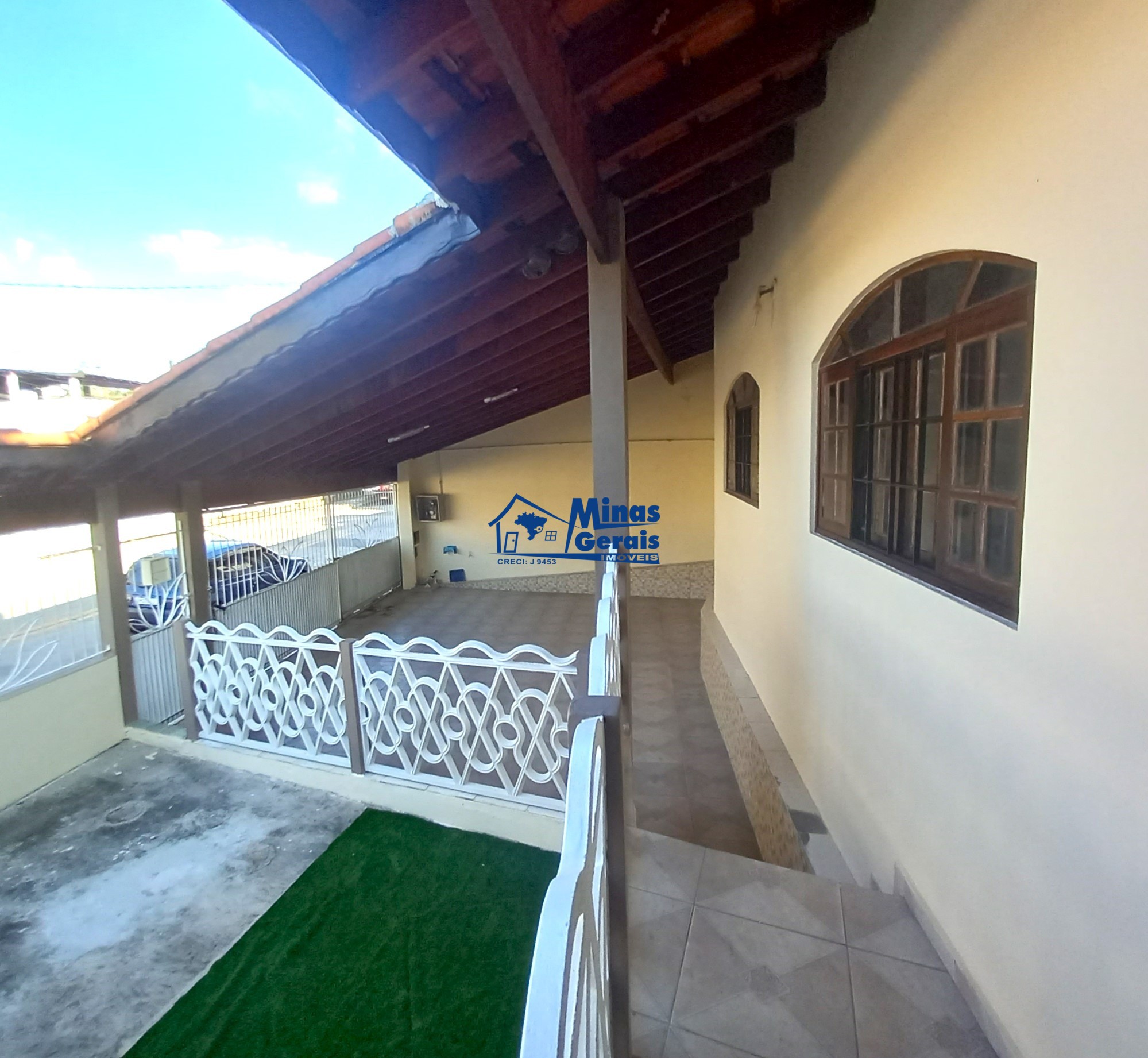 Casa à venda com 3 quartos, 80m² - Foto 1
