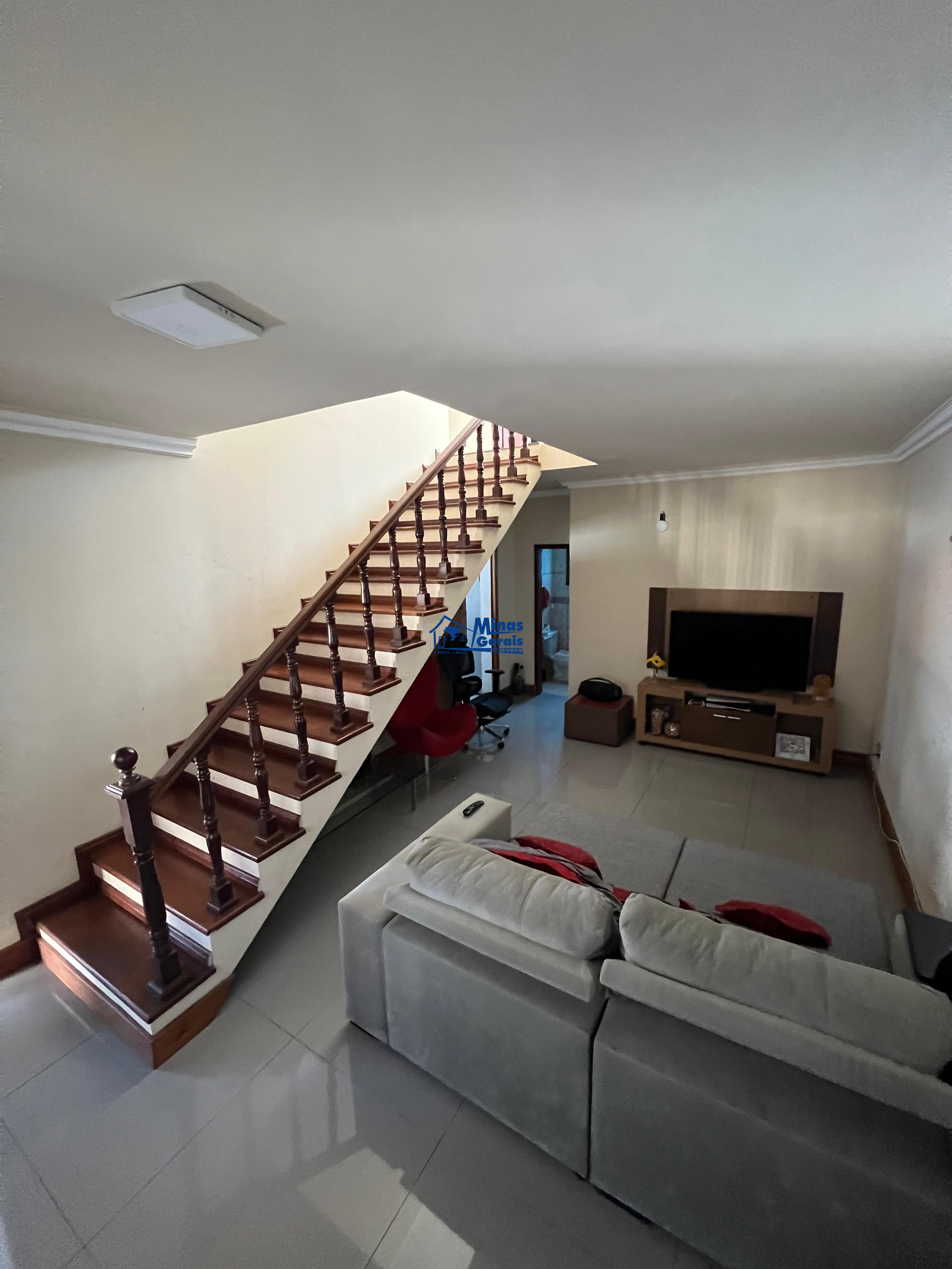 Casa para alugar com 4 quartos, 150m² - Foto 2