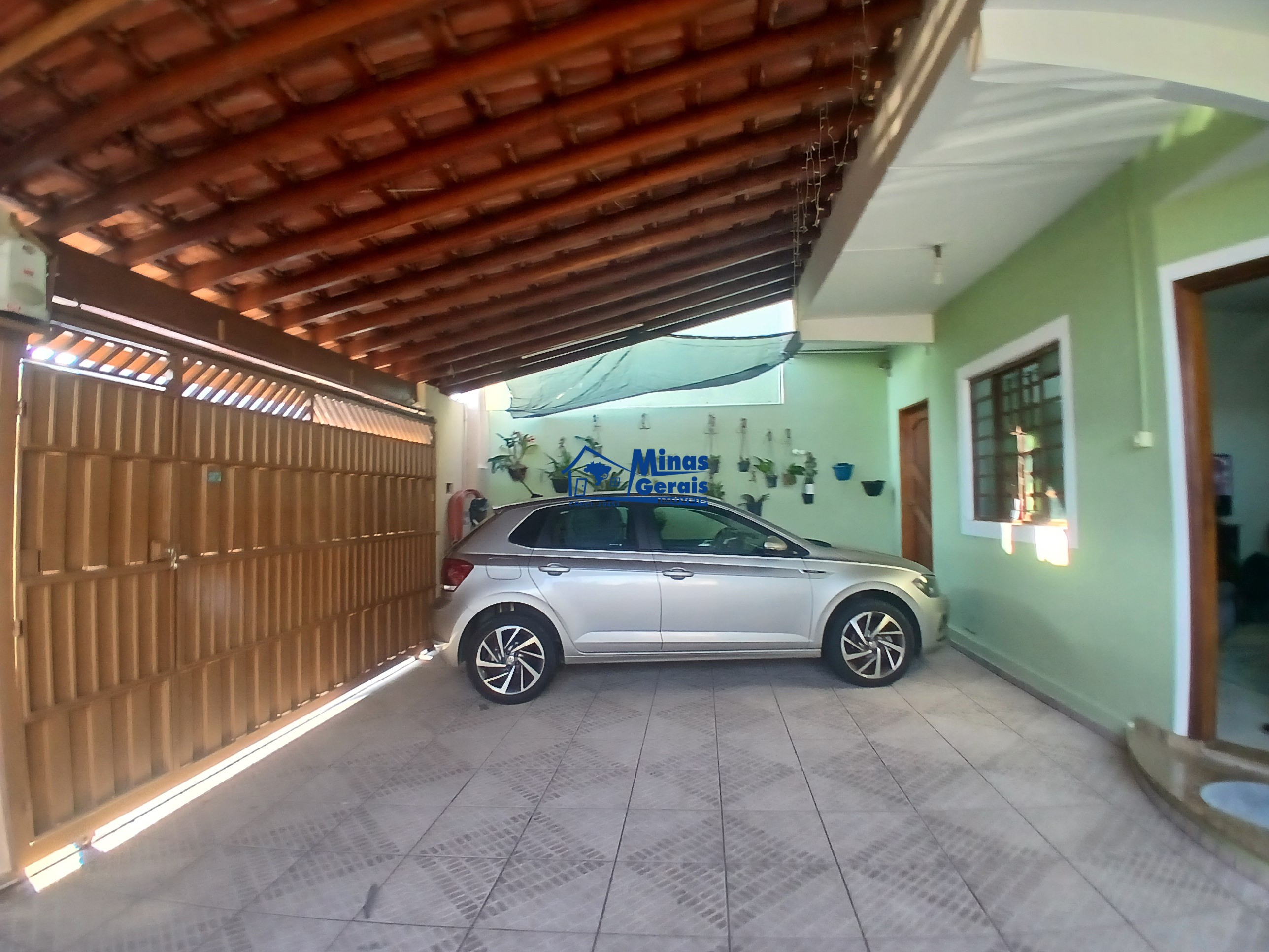 Casa à venda com 5 quartos, 145m² - Foto 1