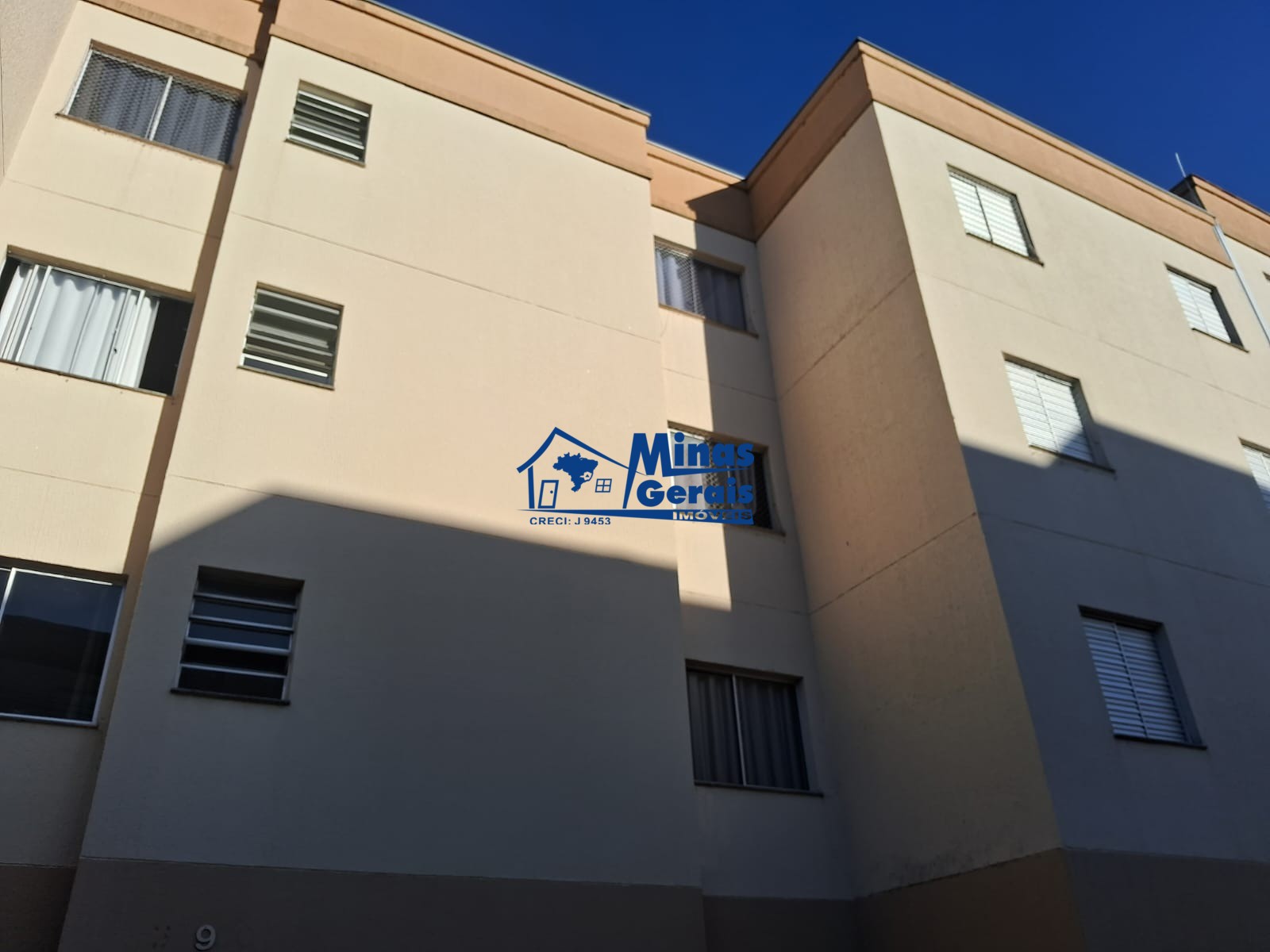 Apartamento à venda com 2 quartos, 49m² - Foto 2