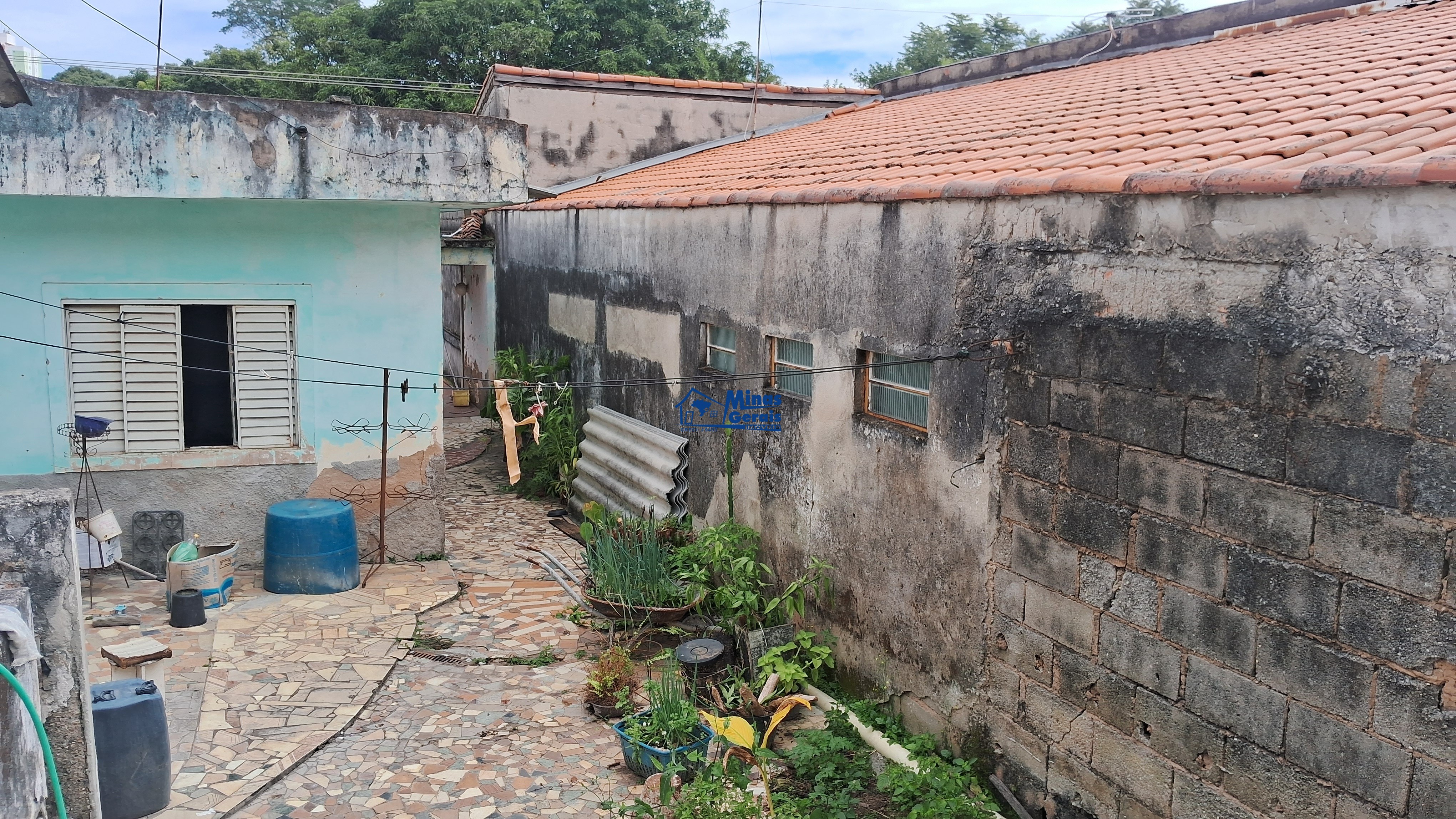 Casa à venda com 6 quartos, 217m² - Foto 7