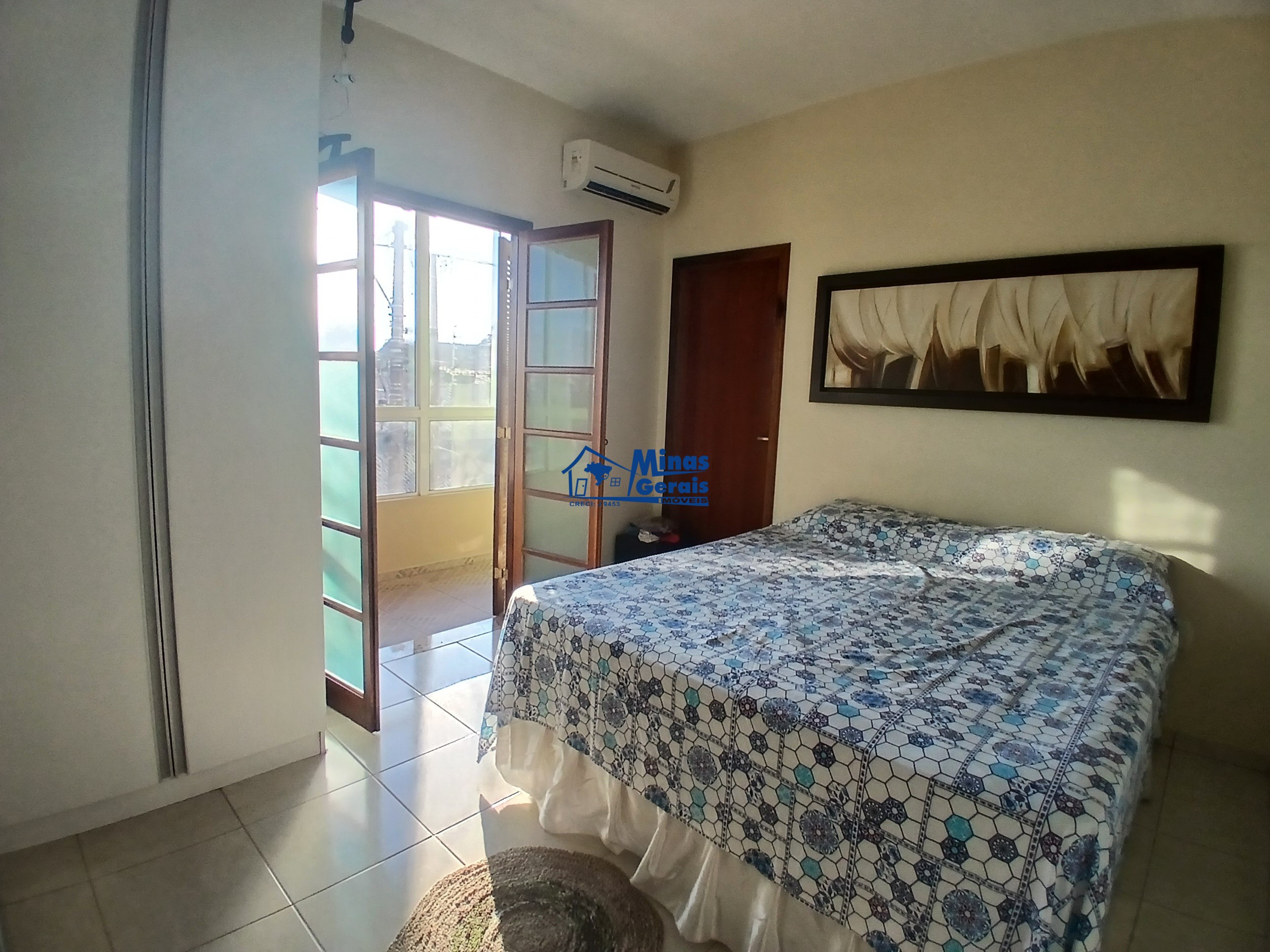 Casa à venda com 5 quartos, 145m² - Foto 4