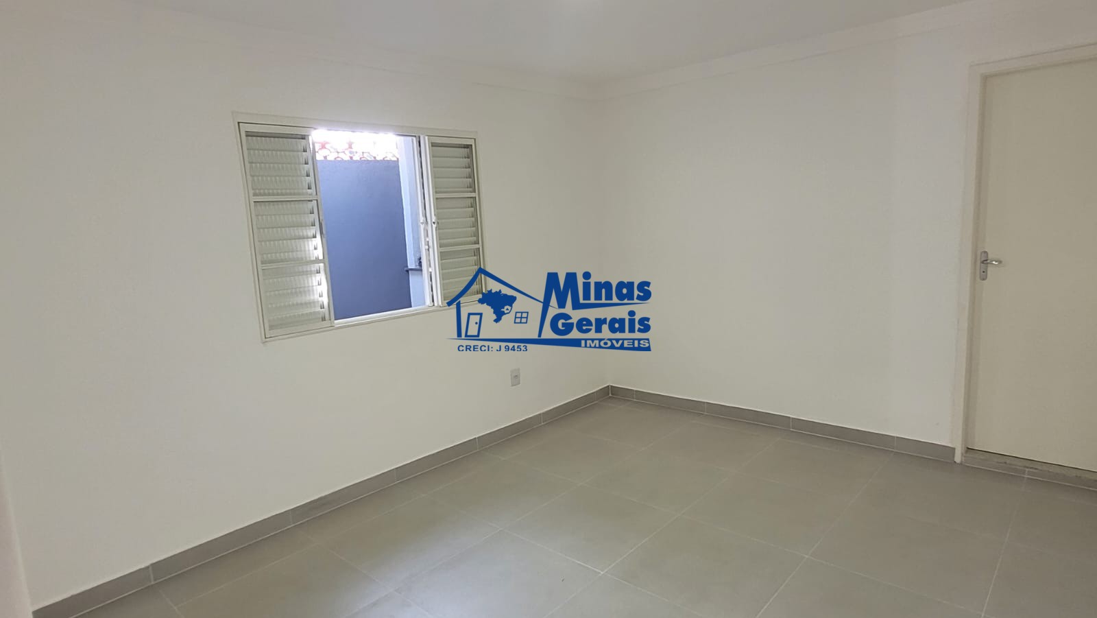 Casa à venda com 2 quartos, 80m² - Foto 9