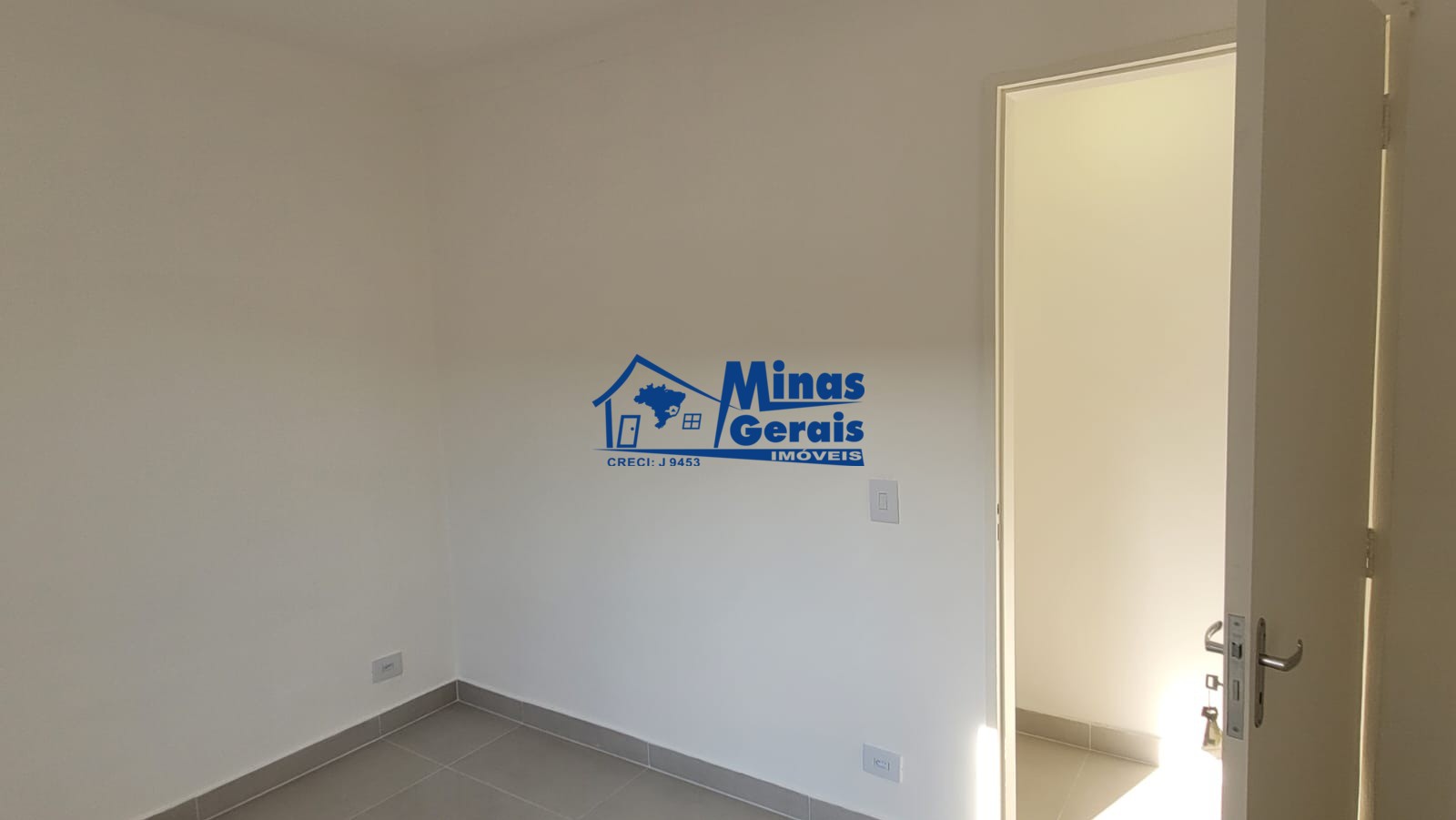 Casa à venda com 2 quartos, 80m² - Foto 8