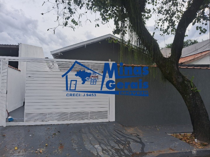 Casa à venda com 3 quartos, 82m² - Foto 2