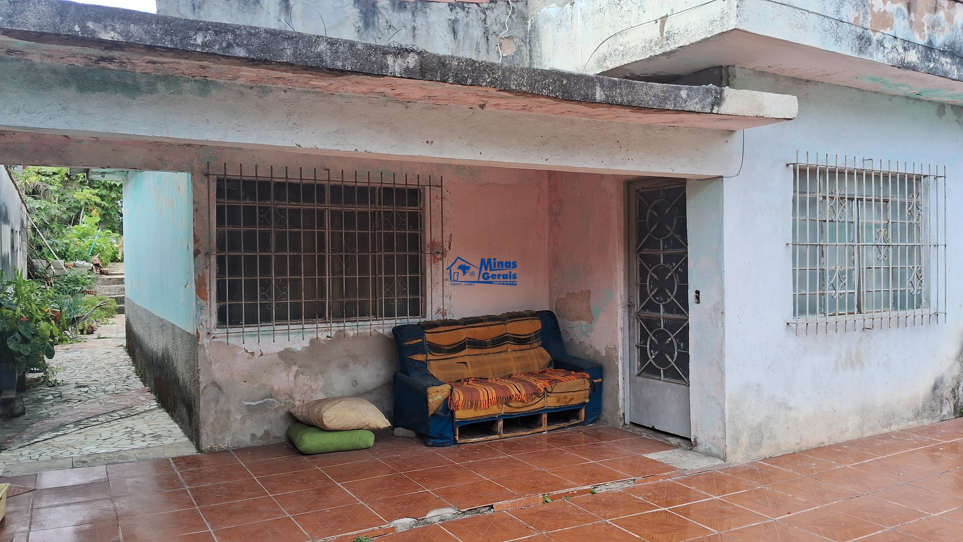 Casa à venda com 6 quartos, 217m² - Foto 4