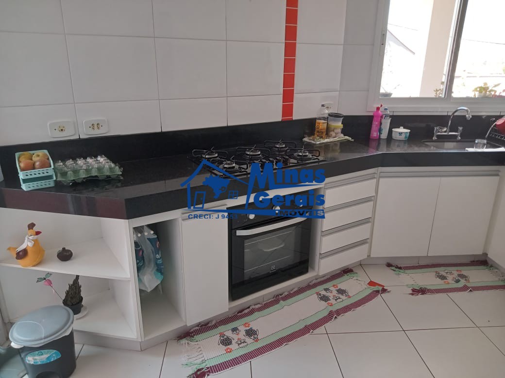 Casa à venda com 4 quartos, 165m² - Foto 6