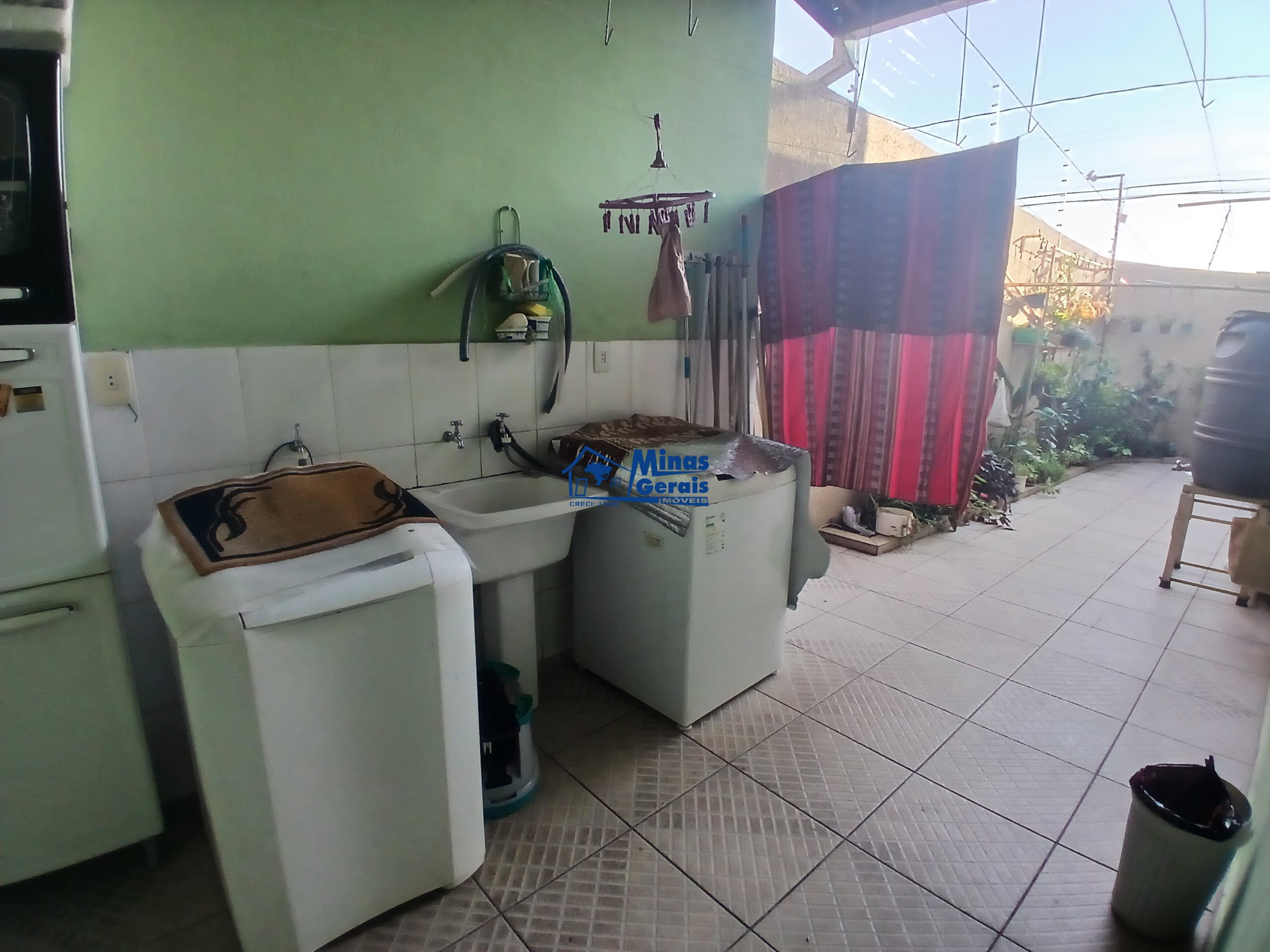 Casa à venda com 5 quartos, 145m² - Foto 10