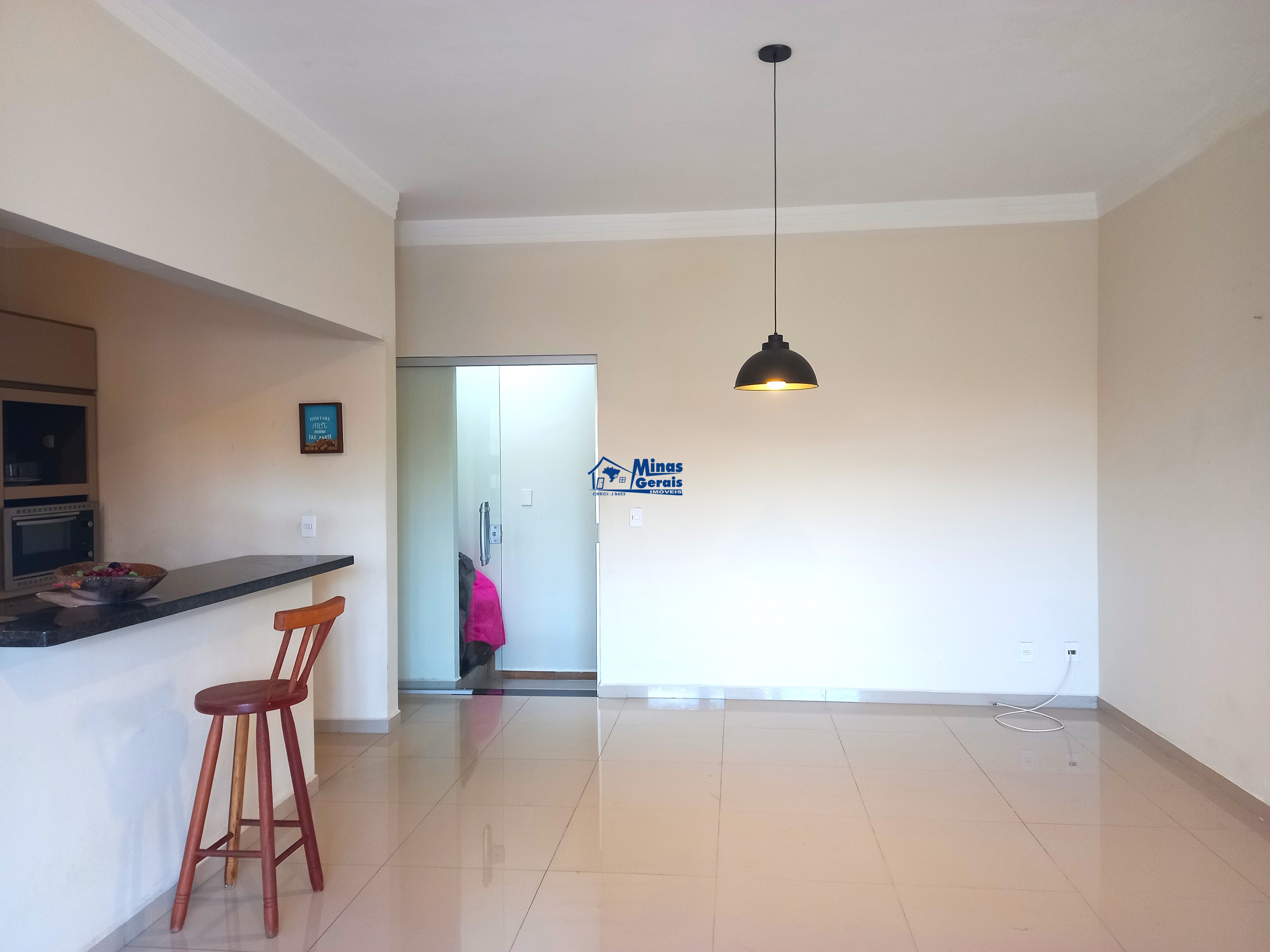 Casa para alugar com 2 quartos, 100m² - Foto 4