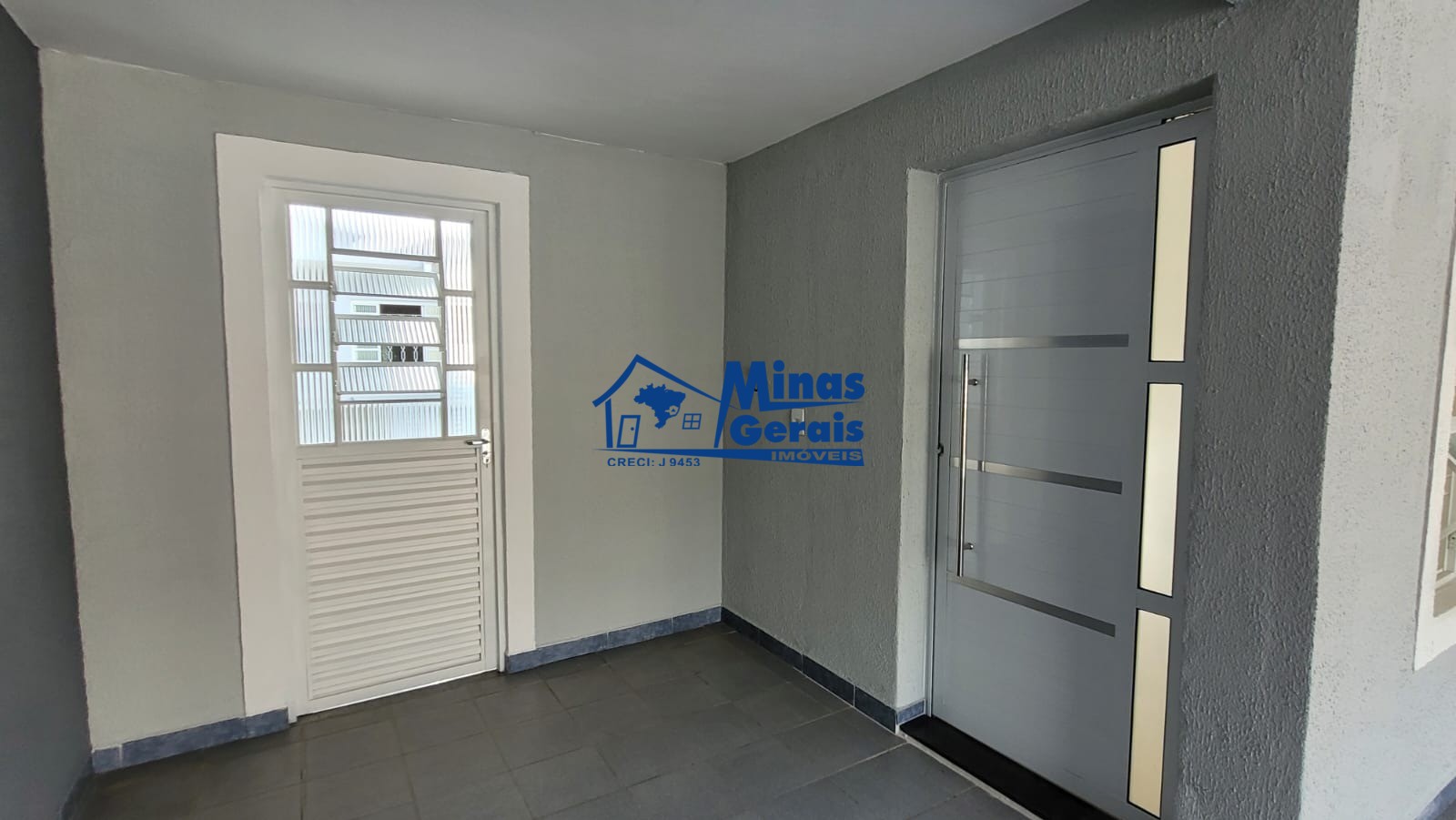 Casa à venda com 2 quartos, 80m² - Foto 2