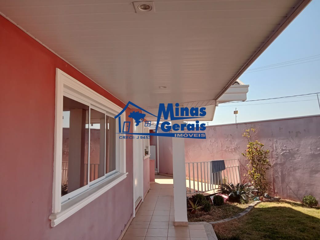 Casa à venda com 4 quartos, 165m² - Foto 13