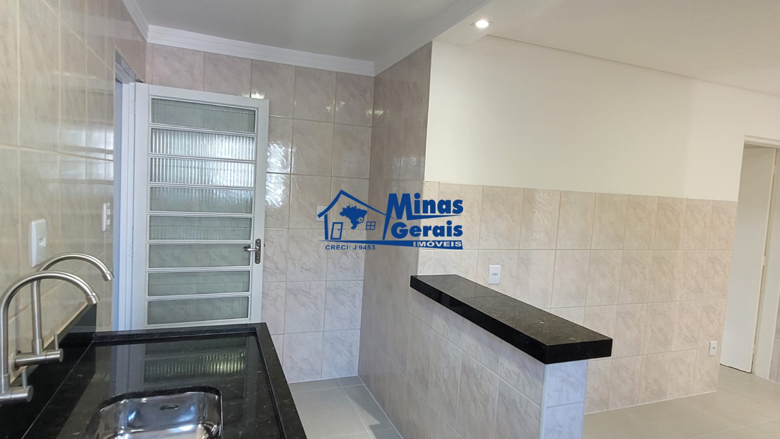 Casa à venda com 2 quartos, 80m² - Foto 5