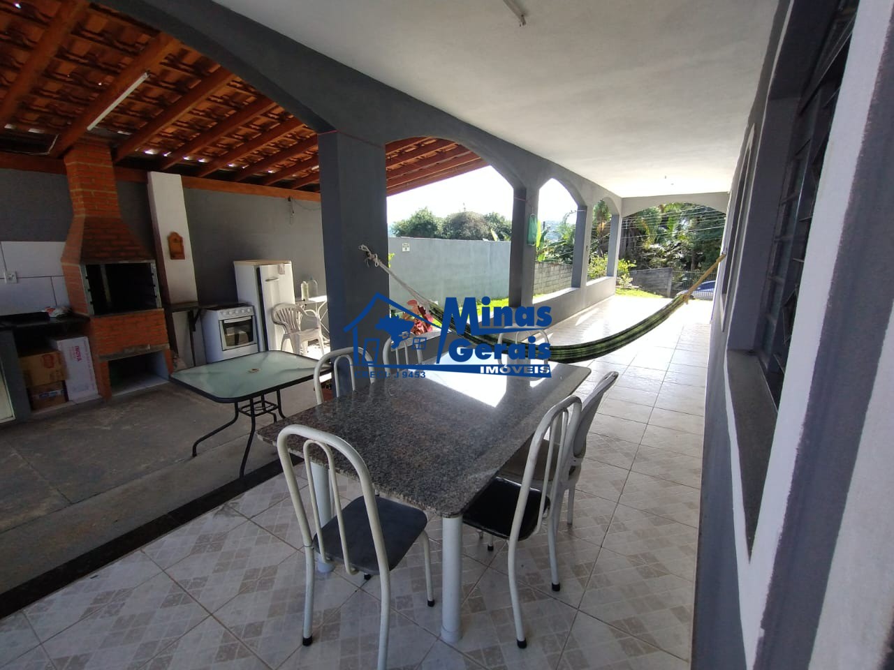 Chácara à venda com 3 quartos, 429m² - Foto 1